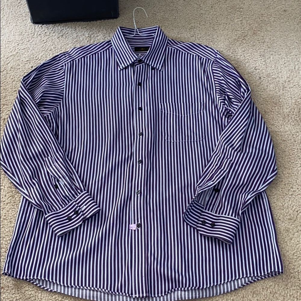 Casual button down shirt.